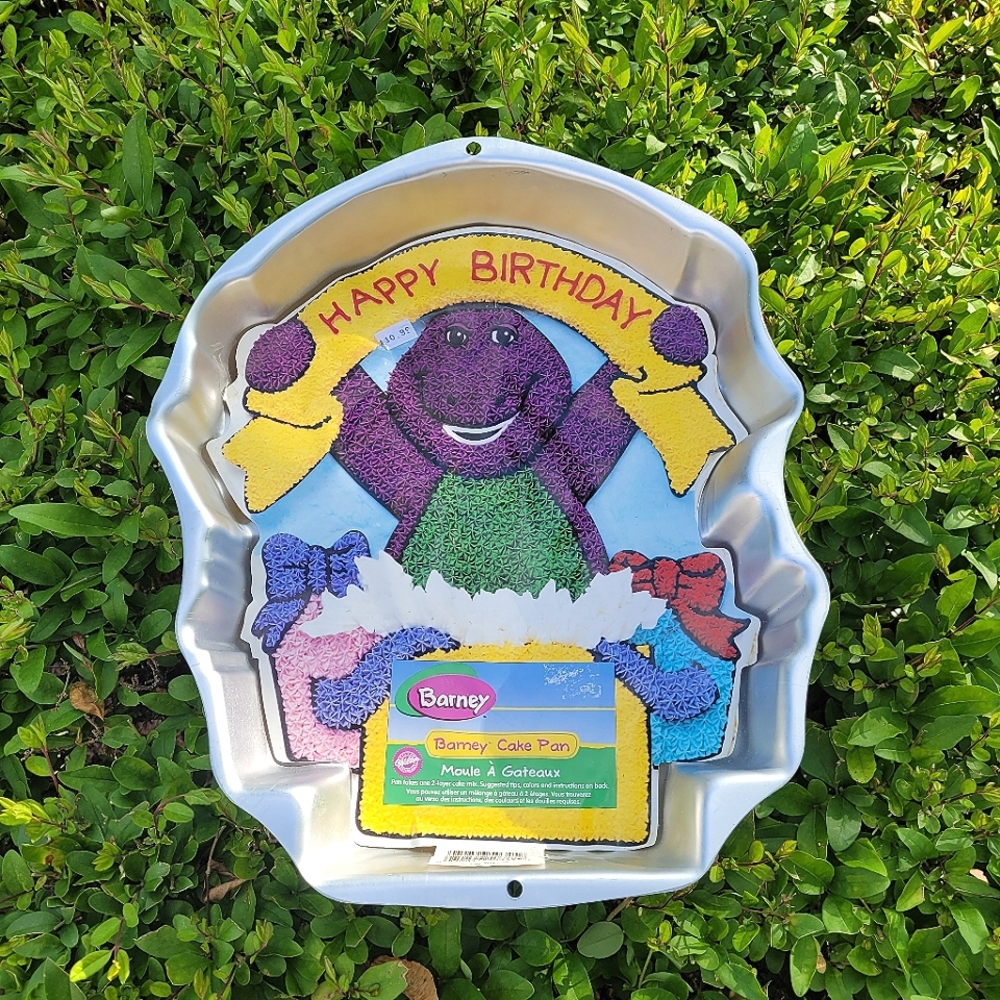 Vintage Barney Purple dinosaur cake pan  nwt retro
